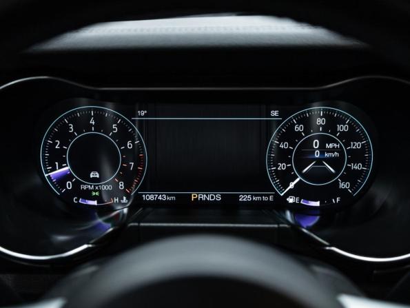 Ford Mustang VI Рестайлинг с пробегом 2019 года, цена 3 700 000 рублей, 108741 км, кабриолет, Автокод Объявления