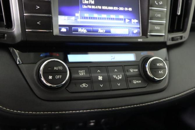 Toyota RAV4 IV (XA40) Рестайлинг с пробегом 2016 года, цена 2 289 990 рублей, 93285 км, внедорожник, Автокод Объявления