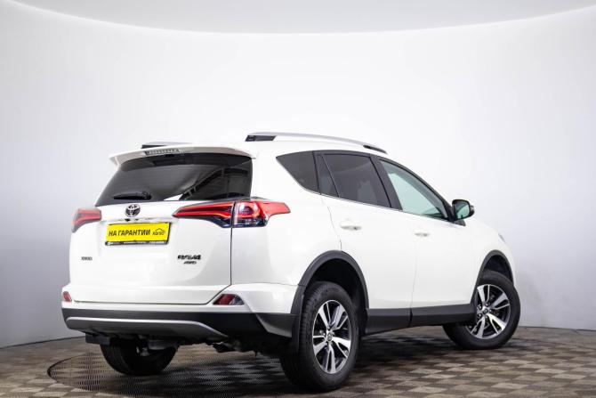Toyota RAV4 IV (XA40) Рестайлинг с пробегом 2017 года, цена 2 199 000 рублей, 204000 км, внедорожник, Автокод Объявления
