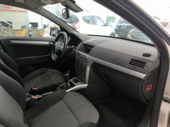 Opel Astra H Рестайлинг с пробегом 2013 года, цена 550 000 рублей, 131944 км, седан, Автокод Объявления