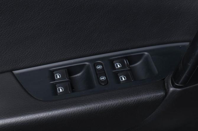 Volkswagen Touareg II с пробегом 2011 года, цена 1 699 000 рублей, 308000 км, внедорожник, Автокод Объявления