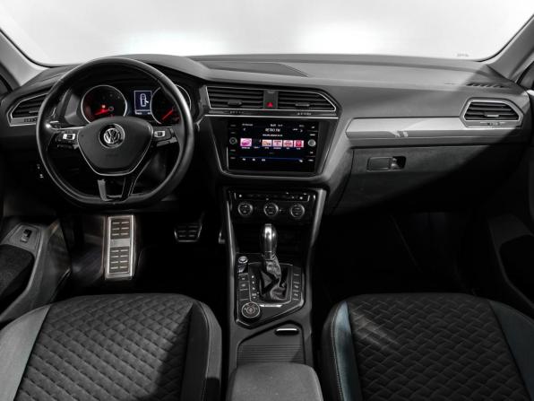 Volkswagen Tiguan II с пробегом 2019 года, цена 1 890 000 рублей, 178820 км, внедорожник, Автокод Объявления