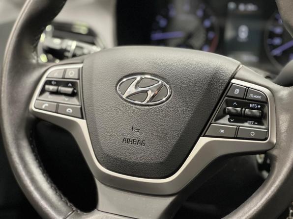 Hyundai Solaris II Рестайлинг с пробегом 2021 года, цена 1 699 000 рублей, 74000 км, седан, Автокод Объявления
