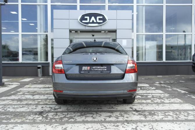 Skoda Octavia III (A7) Рестайлинг с пробегом 2017 года, цена 1 320 000 рублей, 212500 км, лифтбек, Автокод Объявления