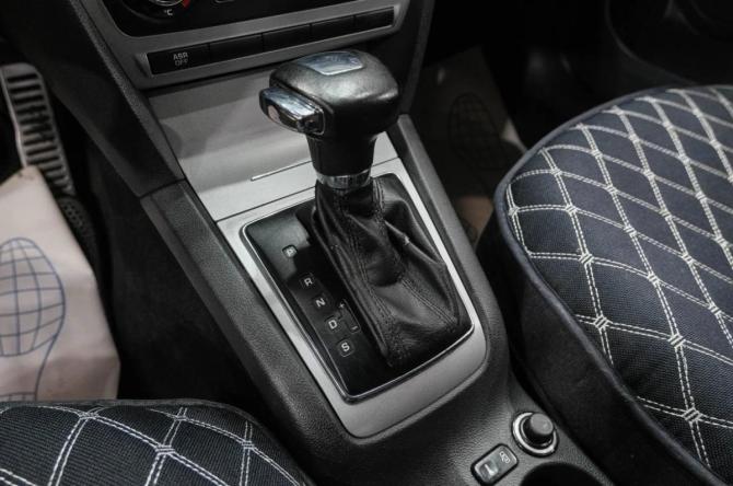 Skoda Octavia II (A5) Рестайлинг с пробегом 2012 года, цена 749 000 рублей, 343000 км, лифтбек, Автокод Объявления