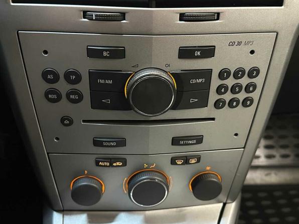 Opel Astra H Рестайлинг с пробегом 2010 года, цена 385 000 рублей, 291758 км, седан, Автокод Объявления
