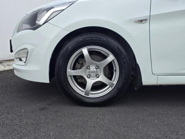 Hyundai Solaris I Рестайлинг с пробегом 2015 года, цена 999 000 рублей, 143310 км, хэтчбек, Автокод Объявления