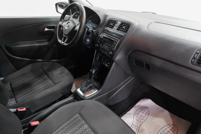 Volkswagen Polo V Рестайлинг с пробегом 2016 года, цена 1 099 000 рублей, 183000 км, седан, Автокод Объявления
