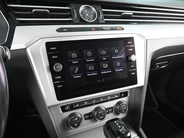 Volkswagen Passat B8 с пробегом 2017 года, цена 2 199 000 рублей, 156943 км, седан, Автокод Объявления