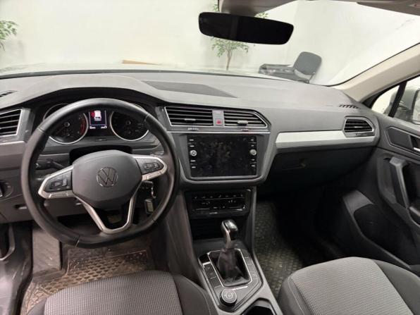 Volkswagen Tiguan II Рестайлинг с пробегом 2021 года, цена 2 918 000 рублей, 83475 км, внедорожник, Автокод Объявления