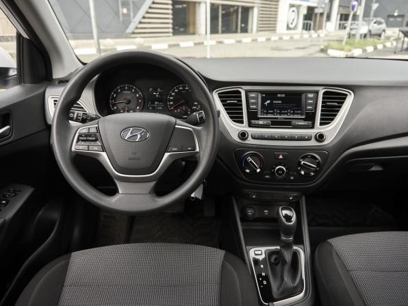 Hyundai Solaris II Рестайлинг с пробегом 2021 года, цена 1 574 000 рублей, 57931 км, седан, Автокод Объявления