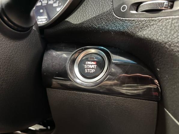 Kia Sorento II Рестайлинг с пробегом 2012 года, цена 1 260 000 рублей, 358934 км, внедорожник, Автокод Объявления