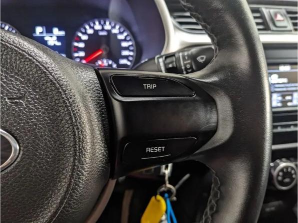 Kia Rio IV Рестайлинг с пробегом 2021 года, цена 1 259 000 рублей, 92000 км, седан, Автокод Объявления