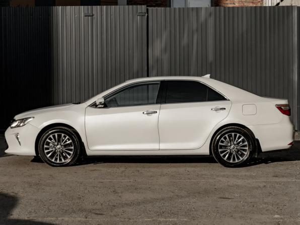Toyota Camry VII (XV50) Рестайлинг 2 с пробегом 2017 года, цена 2 190 000 рублей, 97968 км, седан, Автокод Объявления