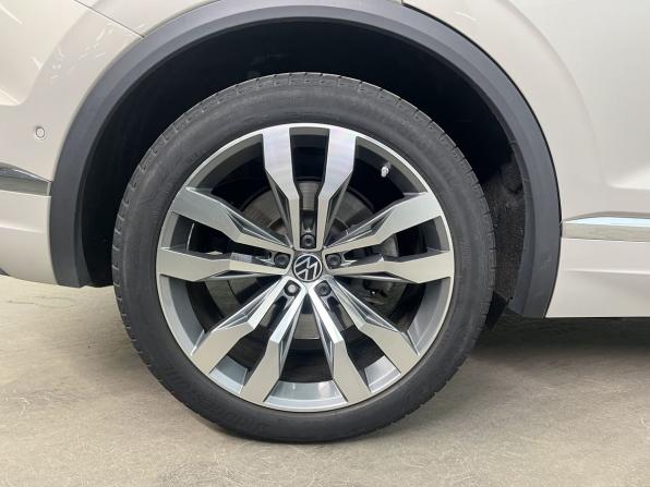 Volkswagen Touareg III с пробегом 2022 года, цена 6 650 000 рублей, 46537 км, внедорожник, Автокод Объявления