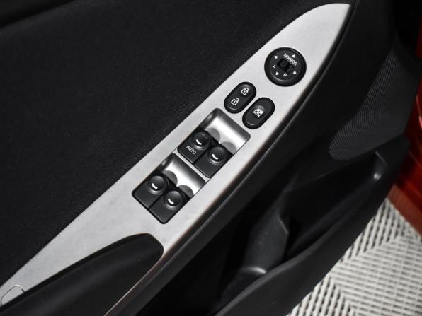 Hyundai Solaris I Рестайлинг с пробегом 2015 года, цена 925 000 рублей, 122000 км, седан, Автокод Объявления
