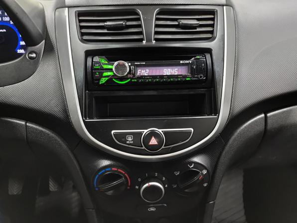 Hyundai Solaris I с пробегом 2013 года, цена 630 000 рублей, 183877 км, седан, Автокод Объявления