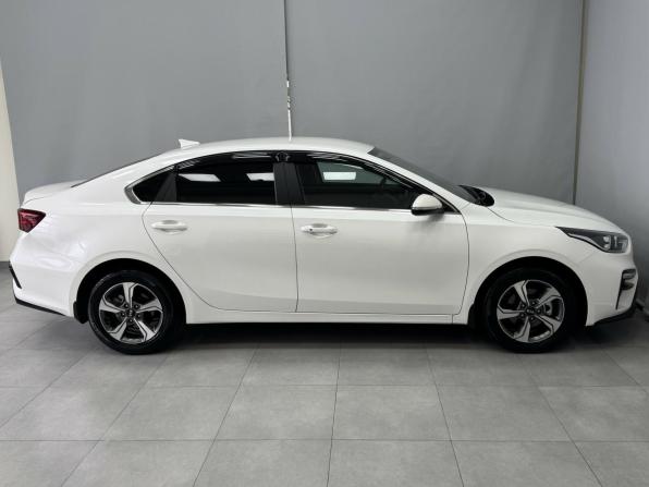 Kia Cerato IV Рестайлинг с пробегом 2021 года, цена 2 246 400 рублей, 31465 км, седан, Автокод Объявления