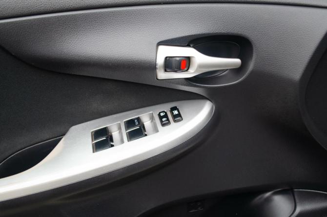 Toyota Corolla X (E140 E150) Рестайлинг с пробегом 2012 года, цена 950 000 рублей, 310000 км, седан, Автокод Объявления