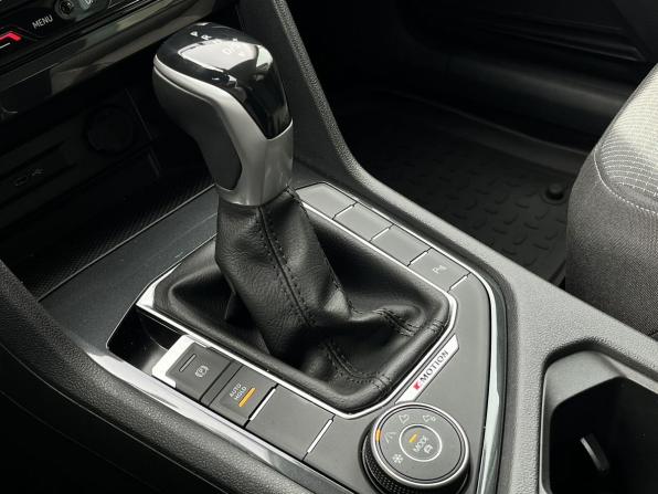 Volkswagen Tiguan II Рестайлинг с пробегом 2021 года, цена 3 220 000 рублей, 33390 км, внедорожник, Автокод Объявления