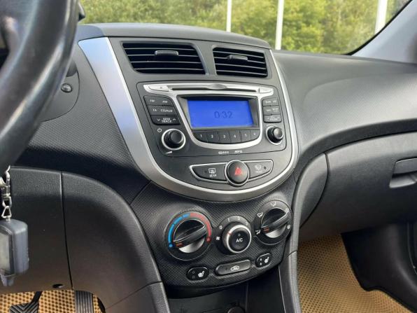 Hyundai Solaris I с пробегом 2011 года, цена 630 000 рублей, 211975 км, седан, Автокод Объявления