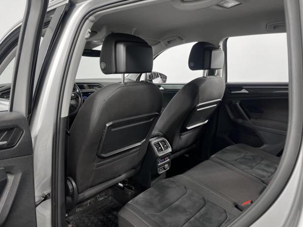 Volkswagen Tiguan II с пробегом 2019 года, цена 2 493 900 рублей, 153242 км, внедорожник, Автокод Объявления