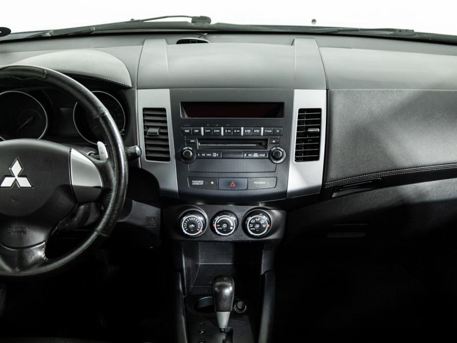 Mitsubishi Outlander II Рестайлинг Санкт-Петербург  - изображение 14