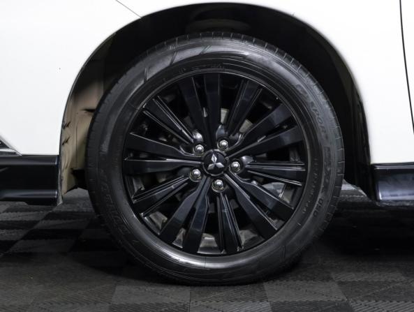 Mitsubishi Outlander III Рестайлинг 3 с пробегом 2022 года, цена 3 190 000 рублей, 34189 км, внедорожник, Автокод Объявления