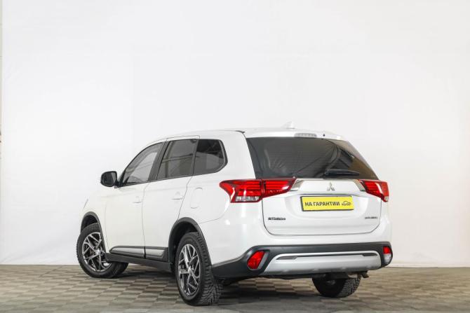 Mitsubishi Outlander III Рестайлинг 3 с пробегом 2018 года, цена 1 799 000 рублей, 224000 км, внедорожник, Автокод Объявления