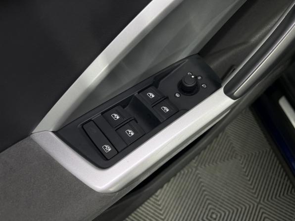 Audi Q3 II (F3) с пробегом 2022 года, цена 2 775 000 рублей, 83000 км, внедорожник, Автокод Объявления