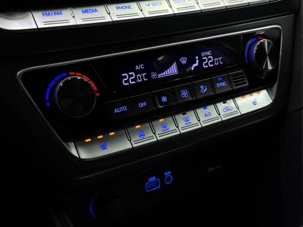 Hyundai Sonata VII (LF) Рестайлинг с пробегом 2019 года, цена 1 670 000 рублей, 176800 км, седан, Автокод Объявления