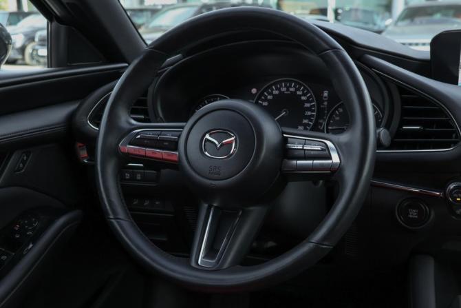 Mazda 3 IV (BP) с пробегом 2019 года, цена 2 230 000 рублей, 47617 км, хэтчбек, Автокод Объявления