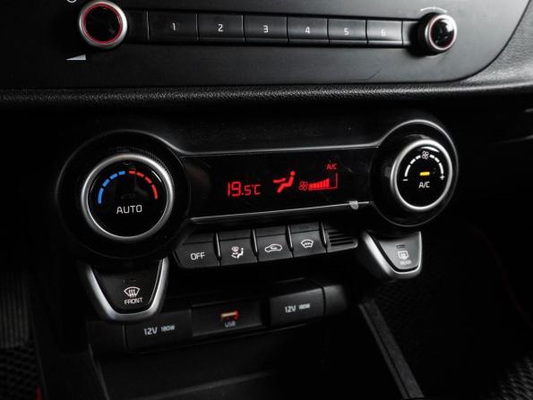 Kia Rio IV Рестайлинг с пробегом 2020 года, цена 1 499 000 рублей, 121682 км, седан, Автокод Объявления