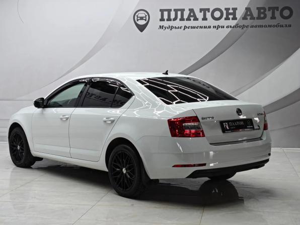 Skoda Octavia III (A7) Рестайлинг с пробегом 2018 года, цена 1 729 000 рублей, 127500 км, лифтбек, Автокод Объявления