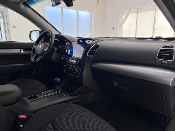 Kia Sorento II Рестайлинг с пробегом 2015 года, цена 1 729 000 рублей, 165760 км, внедорожник, Автокод Объявления