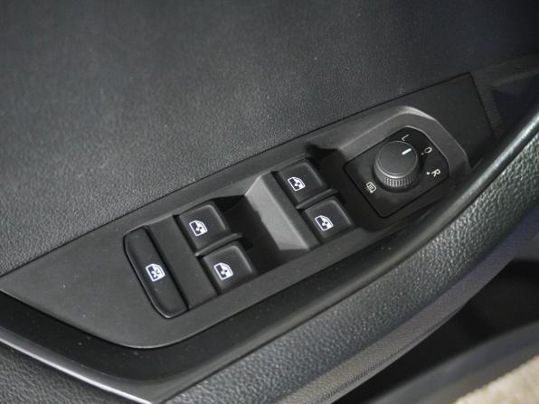 Skoda Karoq I с пробегом 2020 года, цена 2 078 000 рублей, 123517 км, внедорожник, Автокод Объявления