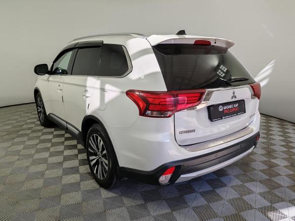Mitsubishi Outlander III Рестайлинг 2 с пробегом 2016 года, цена 1 599 000 рублей, 137420 км, внедорожник, Автокод Объявления