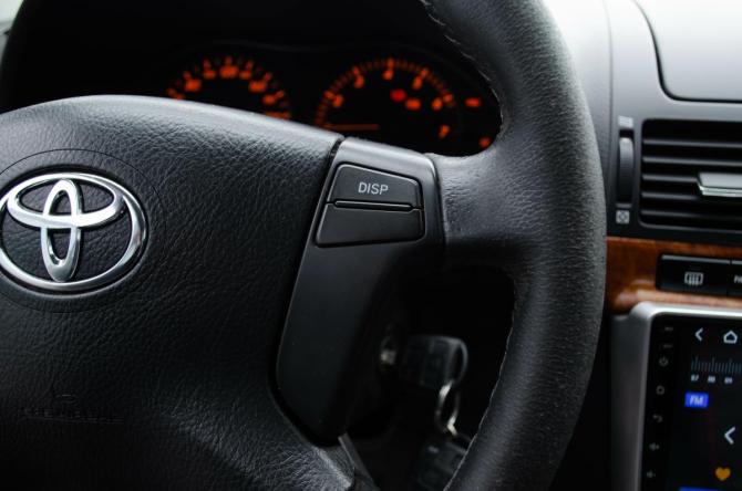Toyota Avensis II с пробегом 2006 года, цена 620 000 рублей, 247000 км, седан, Автокод Объявления