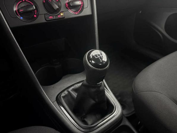 Volkswagen Polo V Рестайлинг с пробегом 2018 года, цена 985 000 рублей, 182100 км, седан, Автокод Объявления