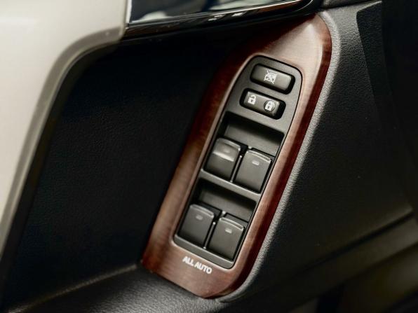 Toyota Land Cruiser Prado 150 Series Рестайлинг 1 с пробегом 2015 года, цена 3 897 000 рублей, 158659 км, внедорожник, Автокод Объявления