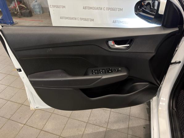 Hyundai Solaris II Рестайлинг с пробегом 2022 года, цена 1 399 000 рублей, 71500 км, седан, Автокод Объявления