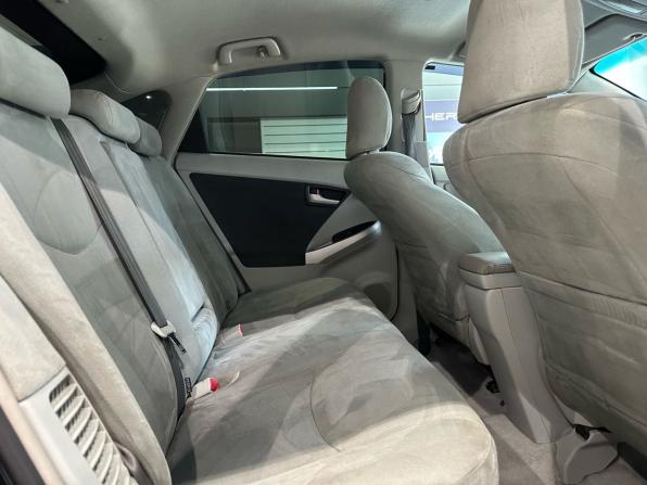 Toyota Prius III (XW30) с пробегом 2010 года, цена 1 059 000 рублей, 282600 км, лифтбек, Автокод Объявления
