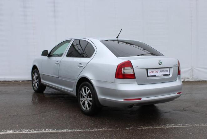 Skoda Octavia II (A5) Рестайлинг с пробегом 2013 года, цена 1 000 000 рублей, 266336 км, лифтбек, Автокод Объявления