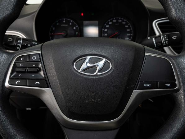 Hyundai Solaris II Рестайлинг с пробегом 2022 года, цена 1 744 000 рублей, 60000 км, седан, Автокод Объявления
