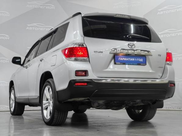 Toyota Highlander II (XU40) Рестайлинг с пробегом 2011 года, цена 1 999 000 рублей, 186179 км, внедорожник, Автокод Объявления