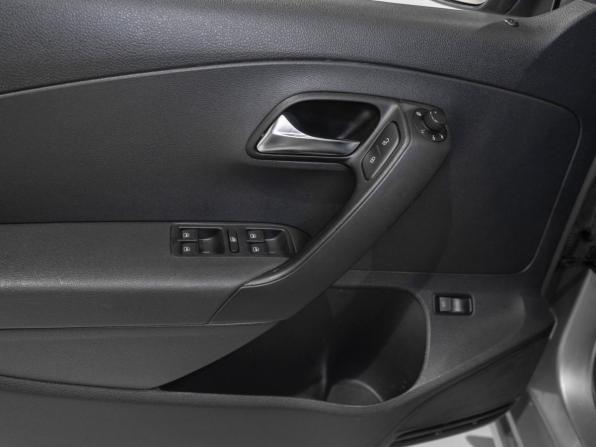 Volkswagen Polo V Рестайлинг с пробегом 2019 года, цена 1 495 000 рублей, 89286 км, седан, Автокод Объявления