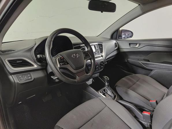Hyundai Solaris II с пробегом 2018 года, цена 1 250 000 рублей, 180000 км, седан, Автокод Объявления