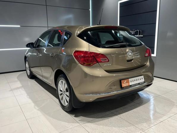 Opel Astra J Рестайлинг с пробегом 2013 года, цена 757 000 рублей, 144119 км, хэтчбек, Автокод Объявления