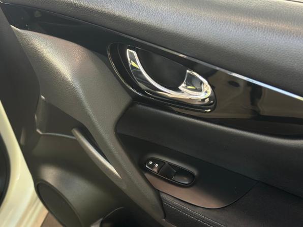 Nissan Qashqai II с пробегом 2018 года, цена 1 390 000 рублей, 97250 км, внедорожник, Автокод Объявления