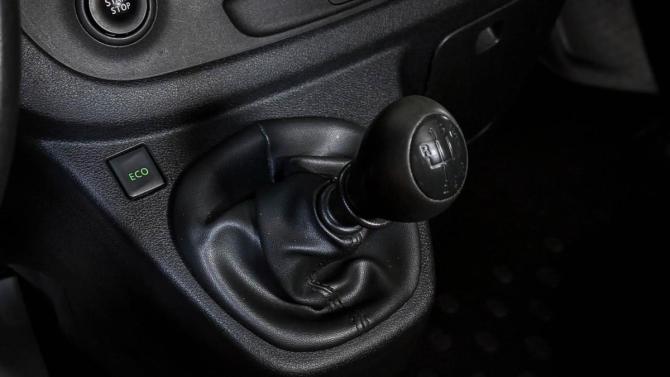 Renault Trafic III с пробегом 2017 года, цена 2 000 000 рублей, 205010 км, минивэн, Автокод Объявления